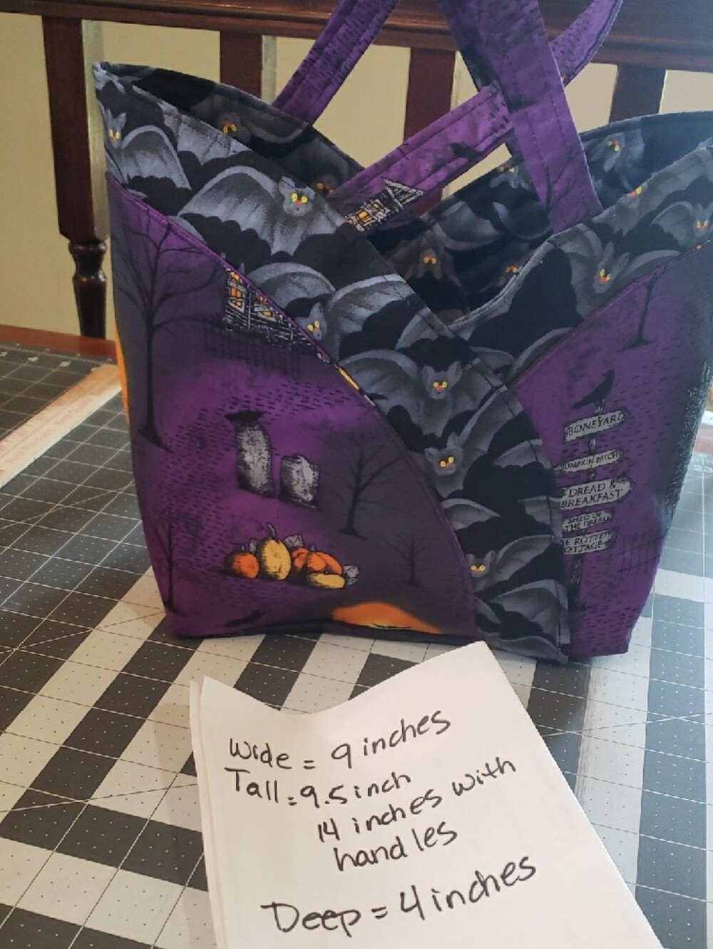 Purple Halloween Bat-Print Tote Bag with Haunted House Design HALLOWEEN - Picture 2 of 3